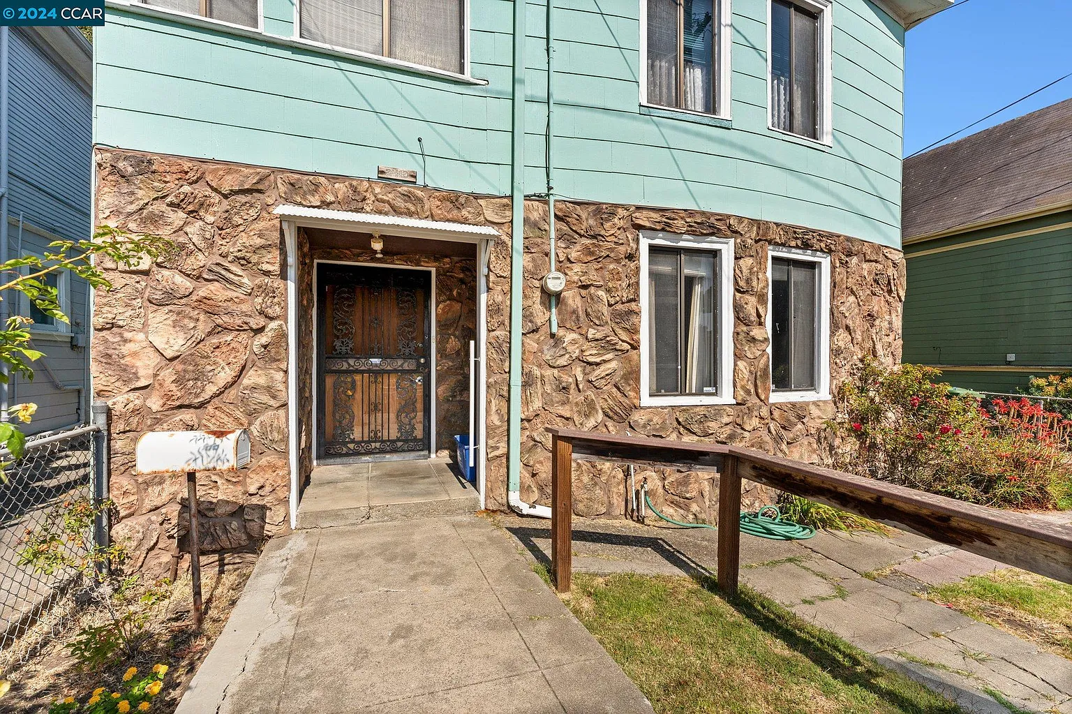 2bbbf4ce130eb559f5f1a0f4c9b59b6c-uncropped_scaled_within_1536_1152