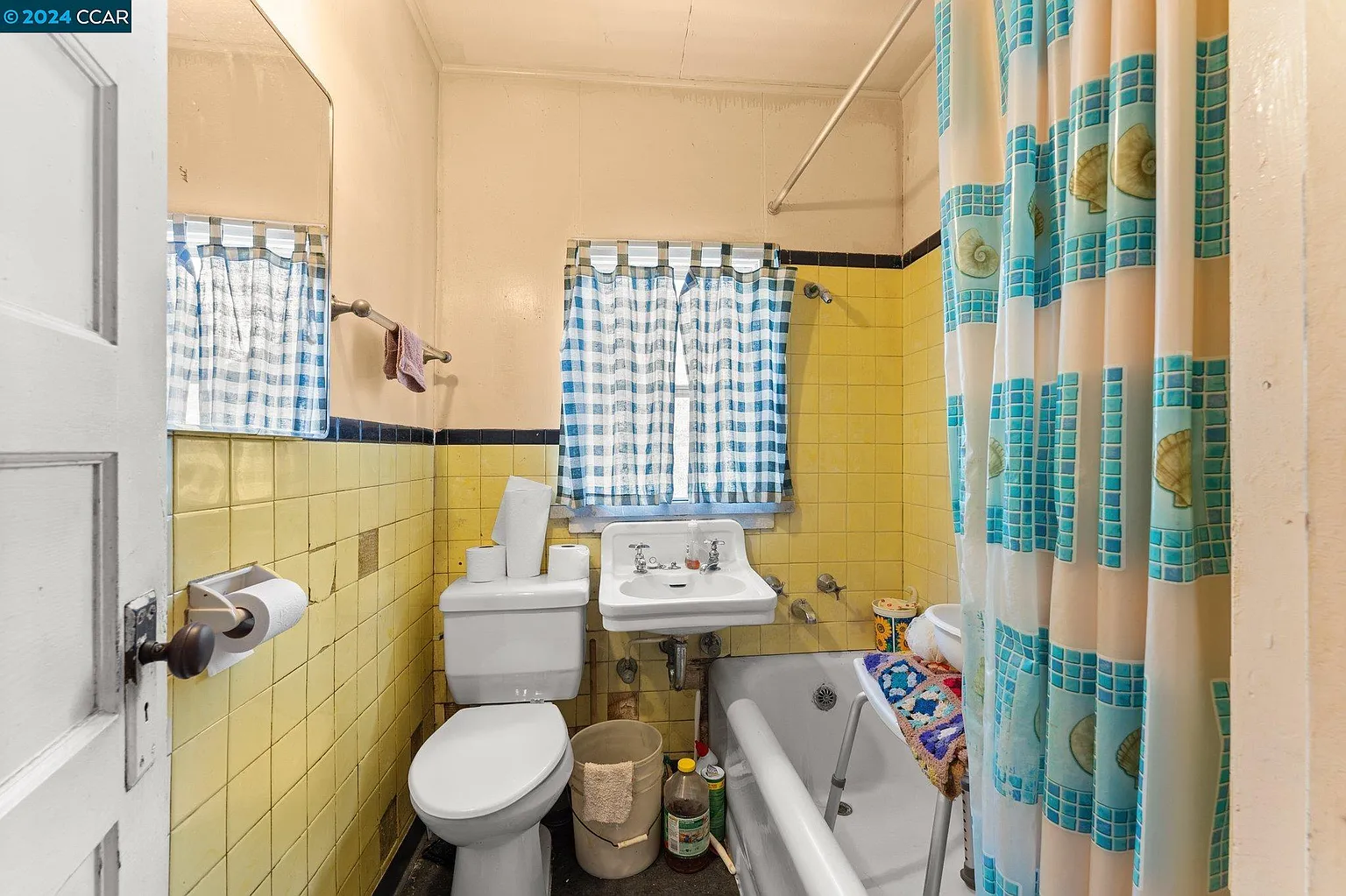 57f3a9477bd185be27e726a1c2a9e5c1-uncropped_scaled_within_1536_1152