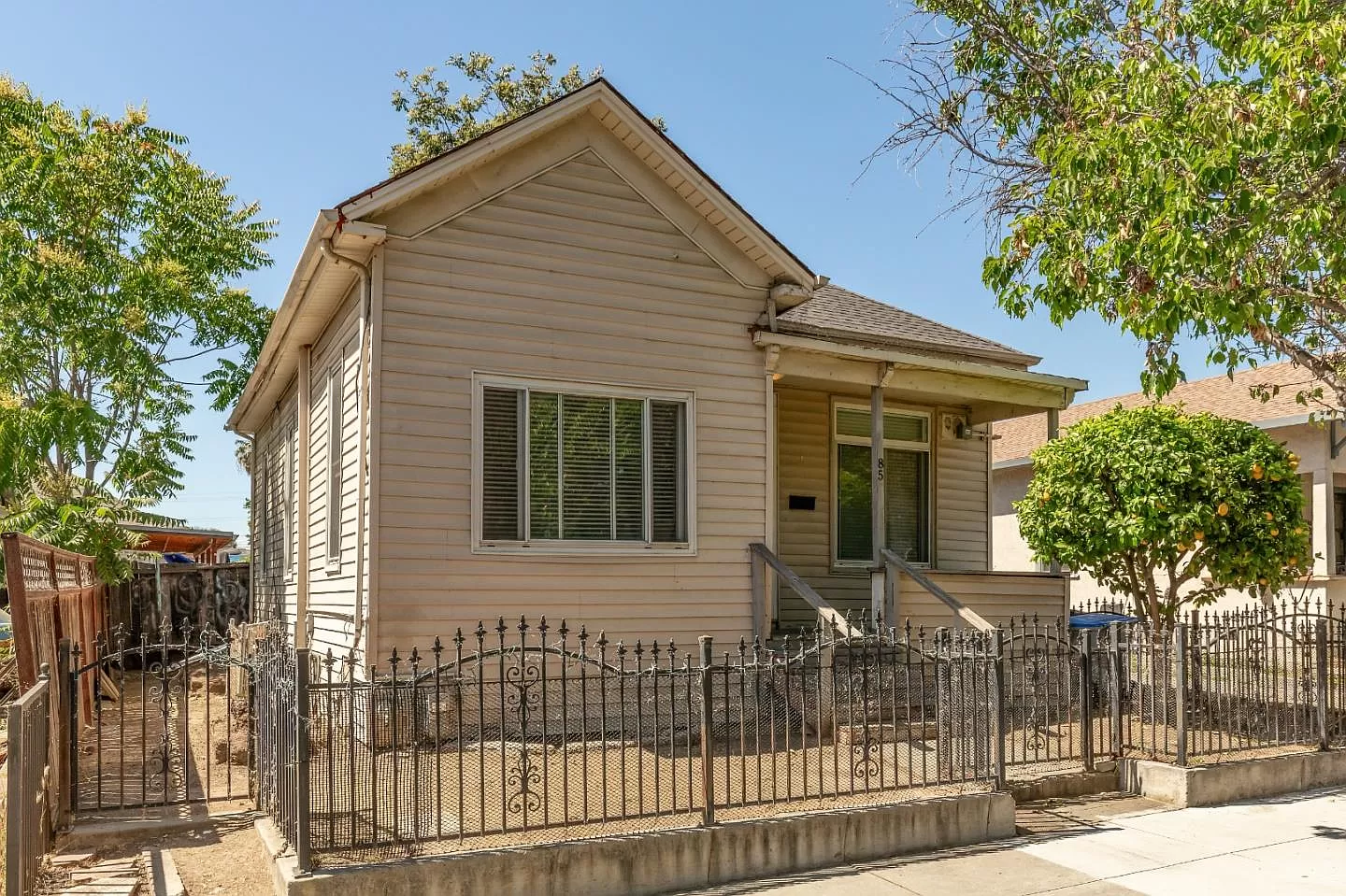 5f4f571a75129d775e572e24219ec889-uncropped_scaled_within_1536_1152